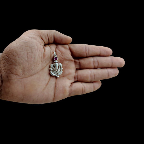 అందమైన గణేష్ లాకెట్టు వెండి