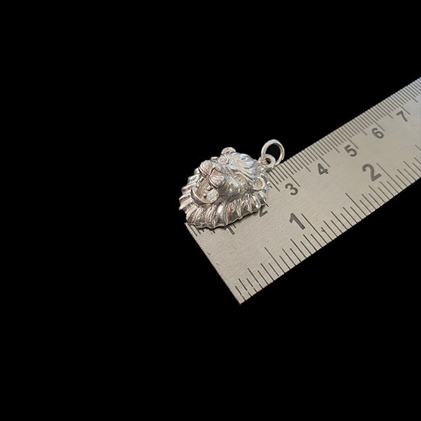 మెజెస్టిక్ లయన్ లాకెట్టు వెండి