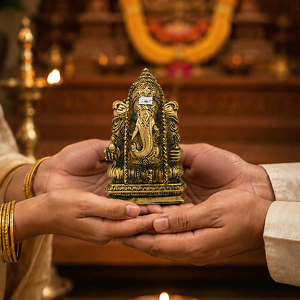Karpaga Vinayagar idol being gifted with pooja rituals