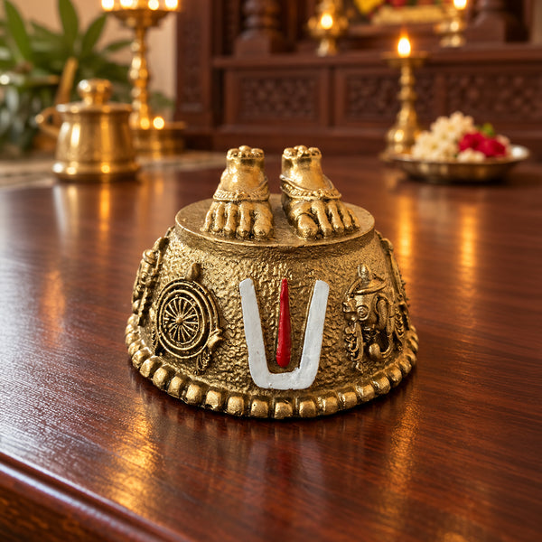 Perumal Patham showing the sacred feet and Perumal Namam with Shanku and Chakra